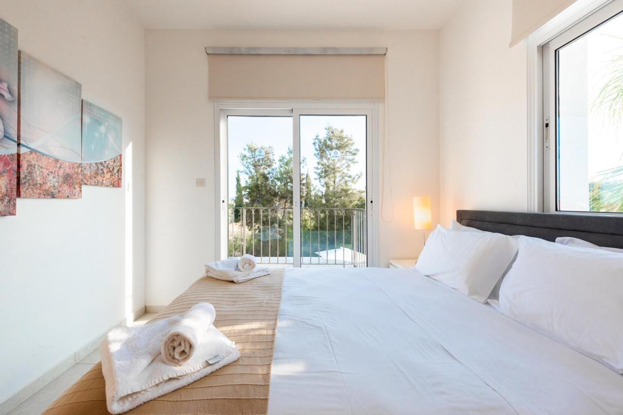 Villa Palm Breeze By Ezoria Villas Протарас Екстериор снимка